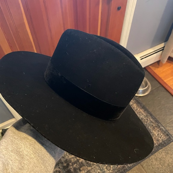 Barely worn. Collects too much lint for my liking - Picture 3 of 5